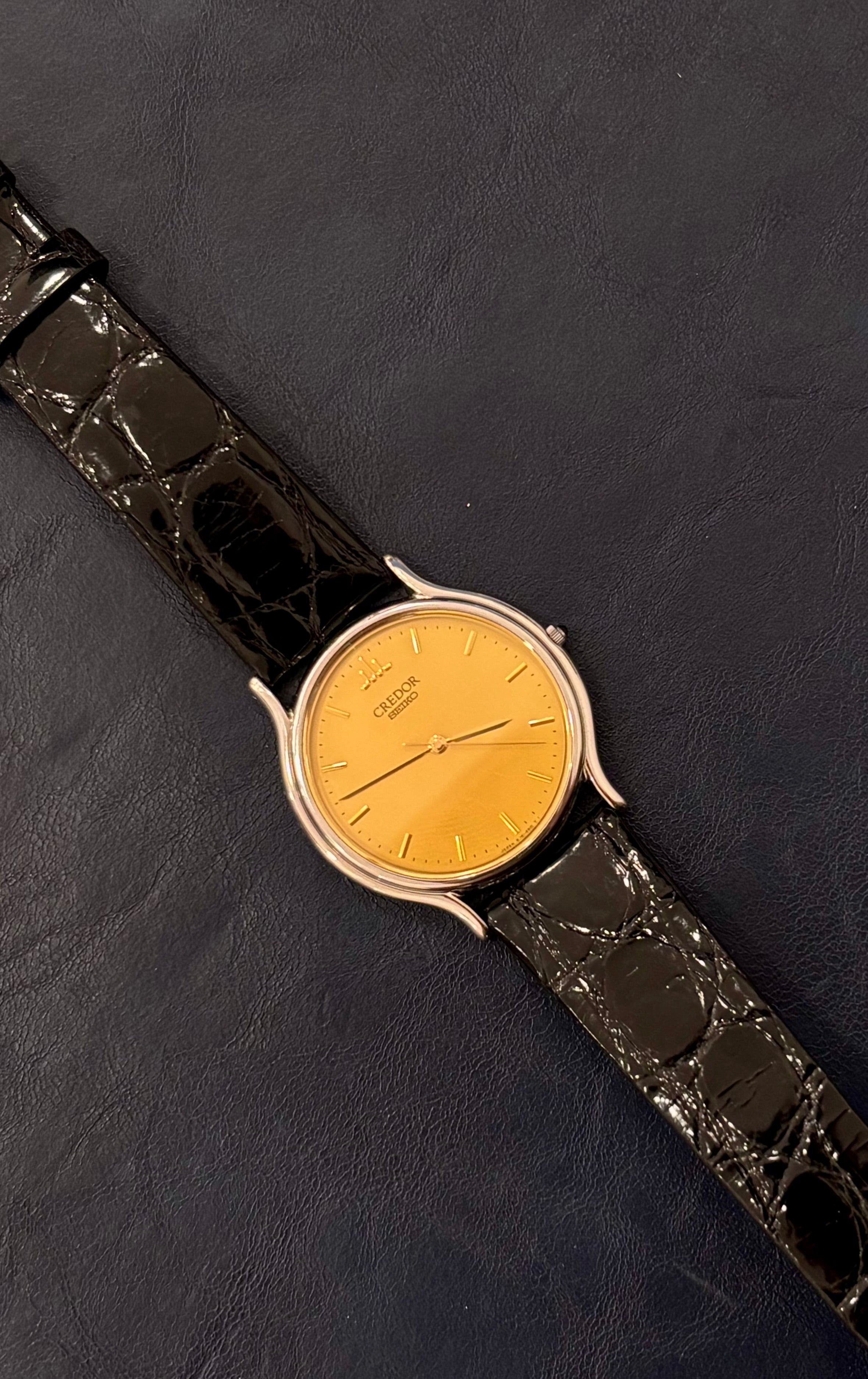 CREDOR 8J81-6A30 Men — Gold Dial — Circa. 1990s