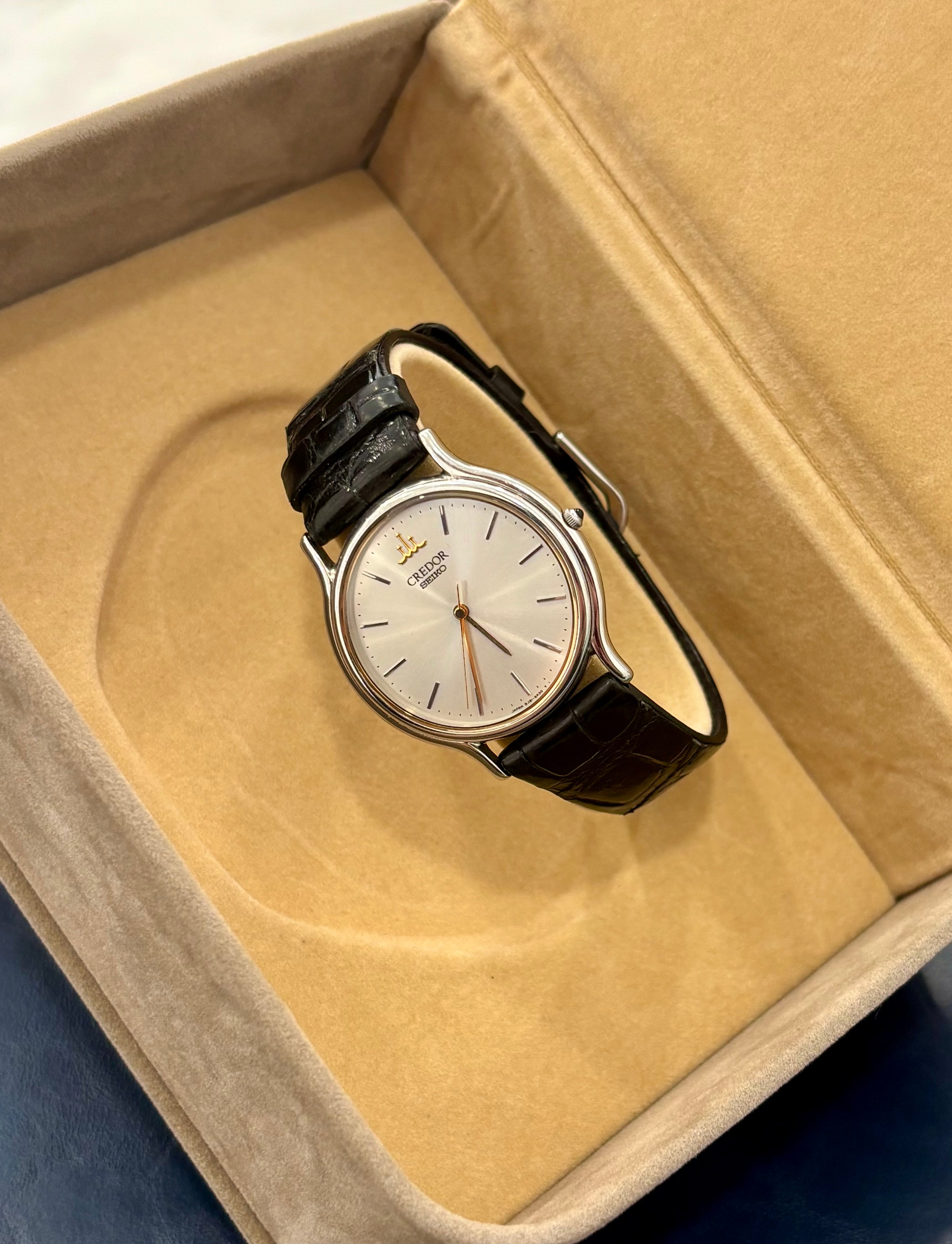 CREDOR 8J81-6A30 — Silver Dial — Japanese Vintage Luxury — Circa. 1990s