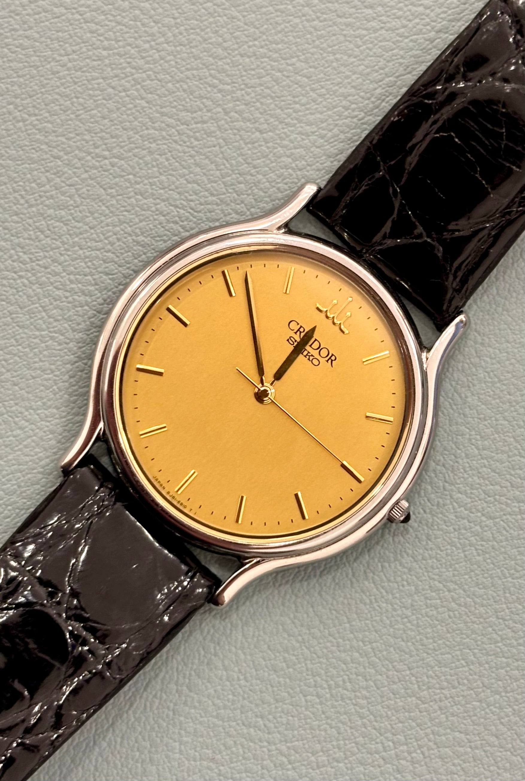 CREDOR 8J81-6A30 — Gold Dial — Japanese Vintage Luxury — Circa. 1990s